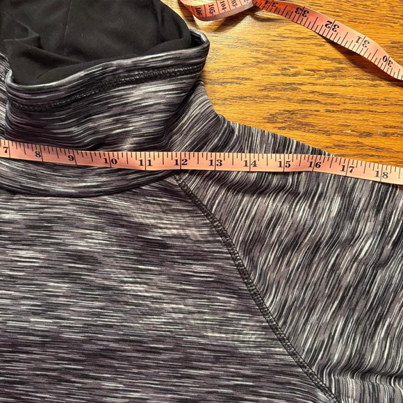 Spyder Active Womens Sz L Long Sleeve Grey & Black Cowl Neck Shirt Fleece lined - Picture 8 of 13